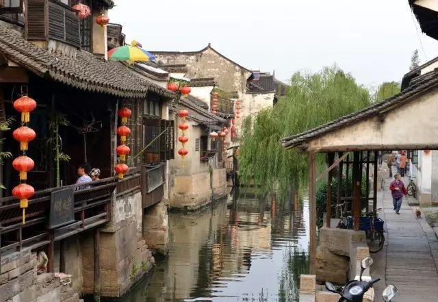 逃出足球场